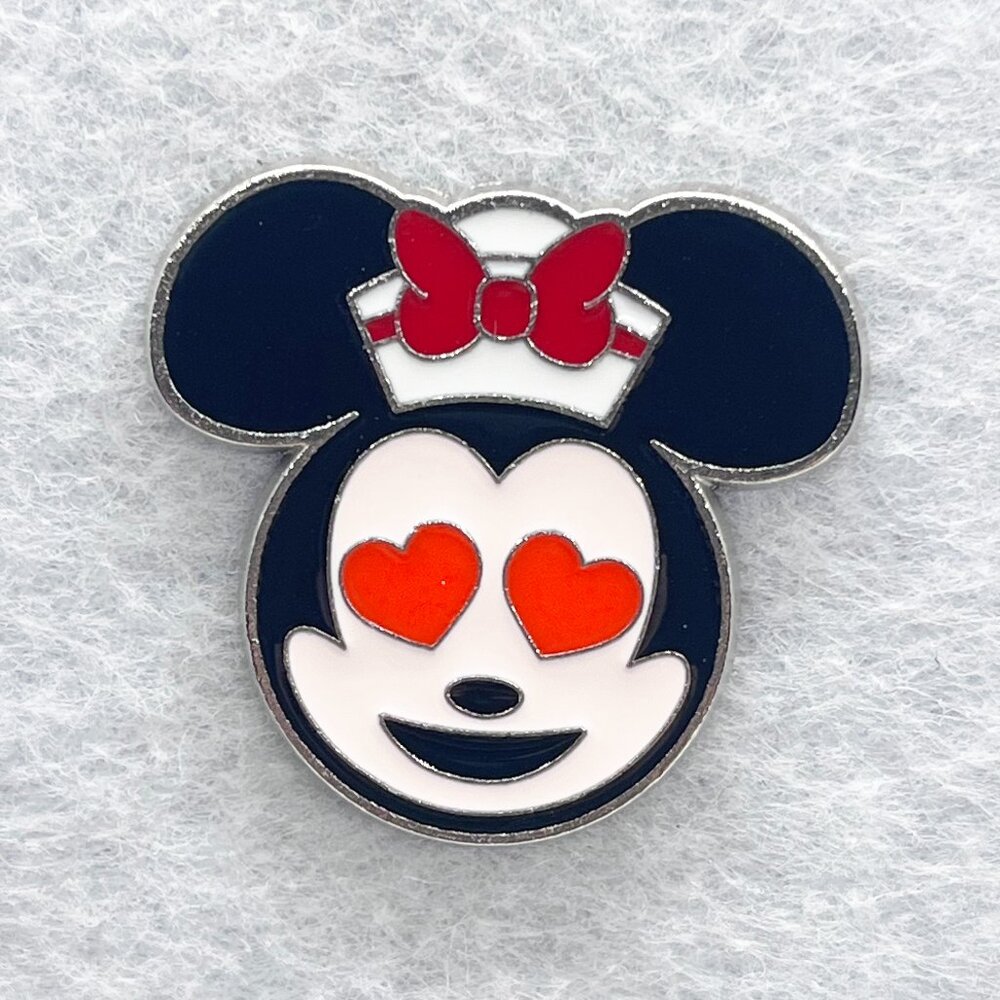 🔮 5/$25 Disney Cruise Line Minnie Heart Eyes‎ Pin